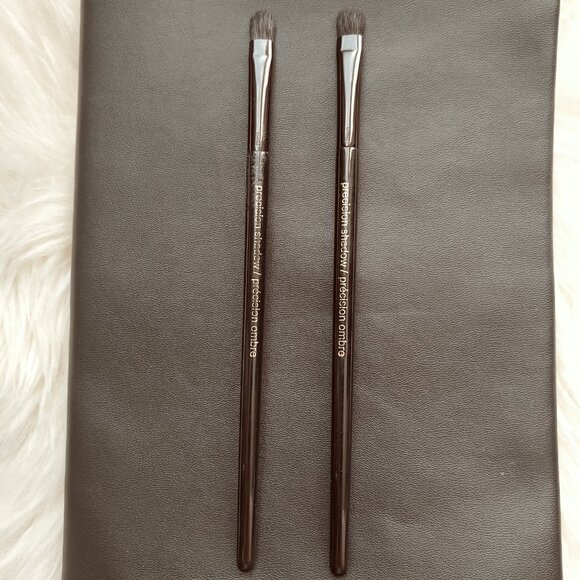 2 Lancome Precision Shadow Brushes #12 - Picture 4 of 14